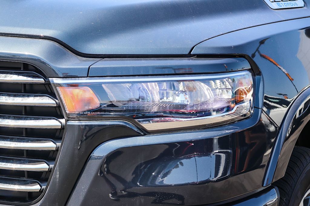 Thumbnail: 2026 RAM 1500 - 18