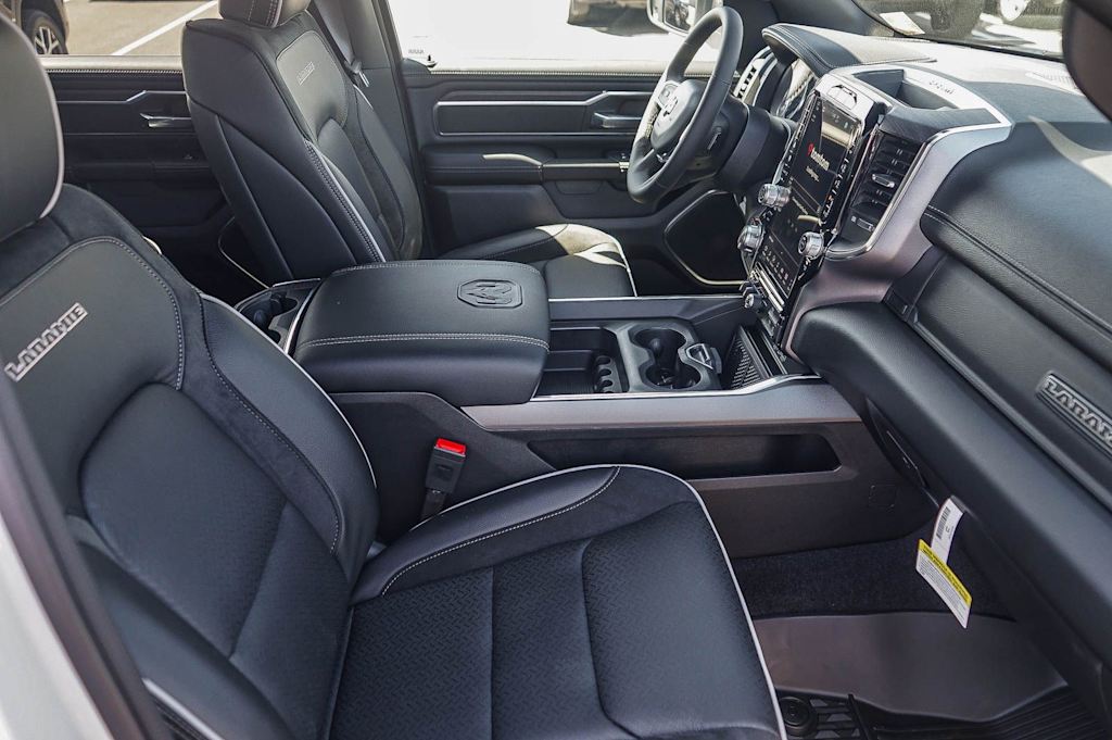 2026 RAM 1500 Laramie - Photo 9