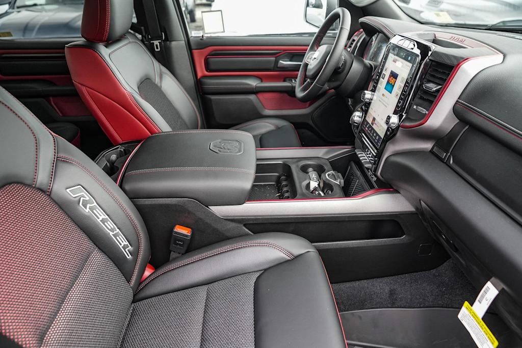 Thumbnail: 2026 RAM 1500 - 9