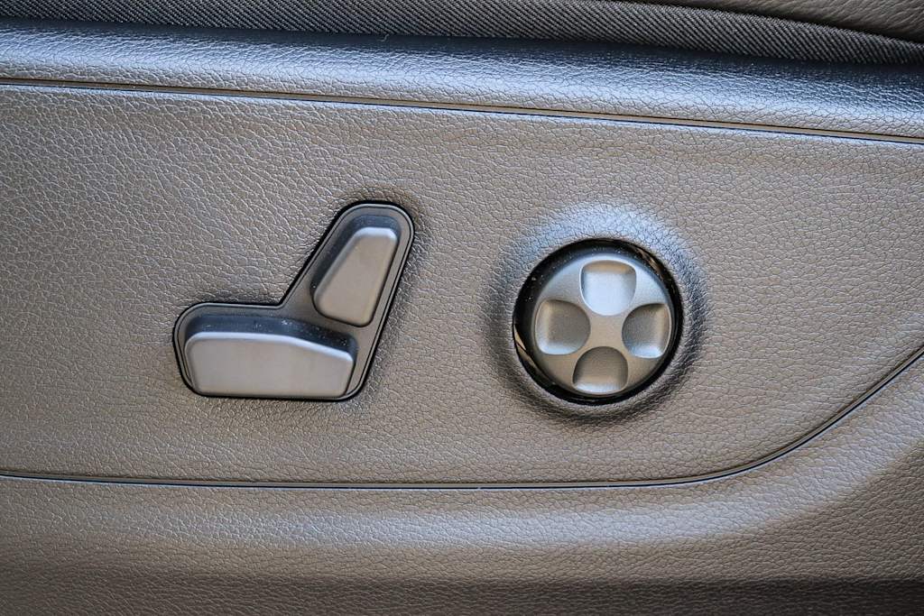 Thumbnail: 2026 RAM 1500 - 26