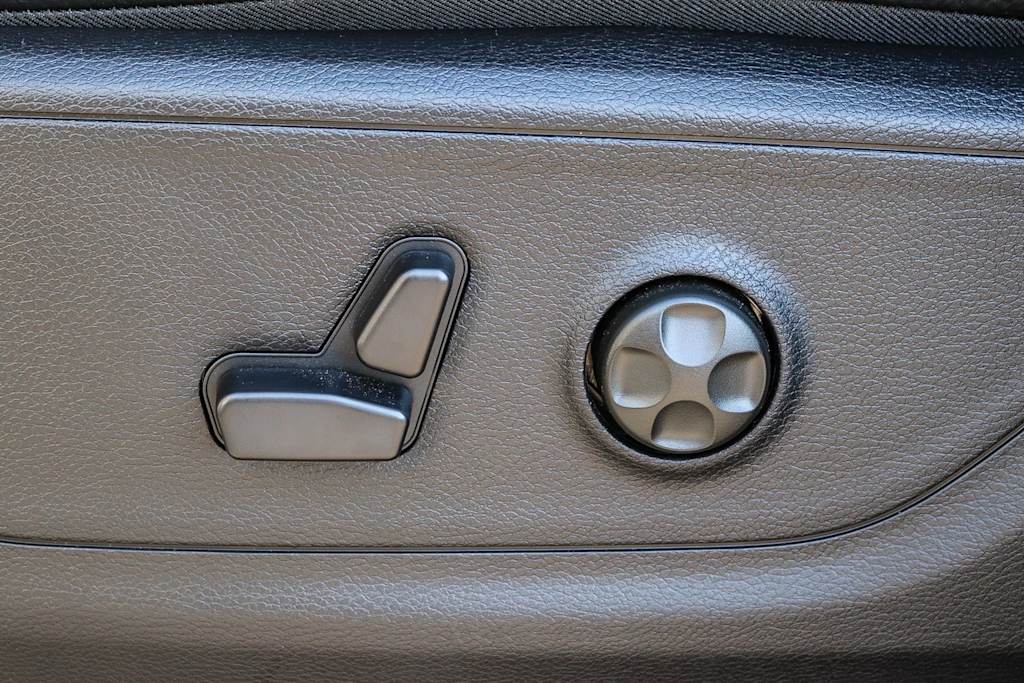 Thumbnail: 2026 RAM 1500 - 24