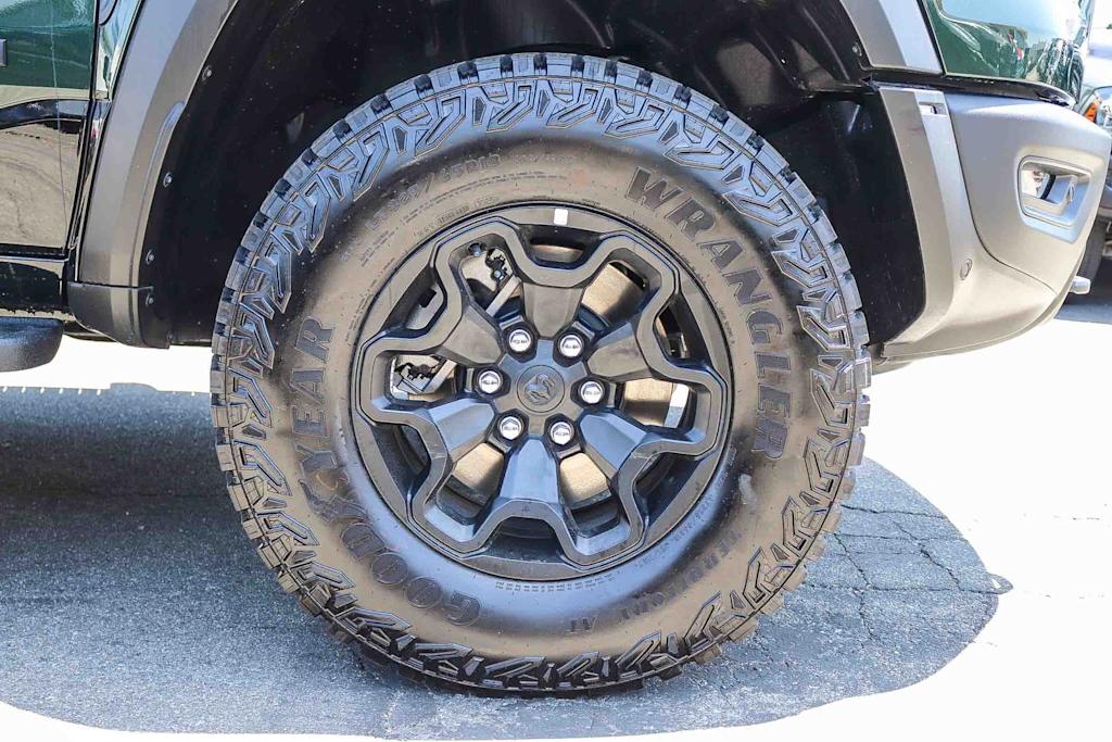 Thumbnail: 2026 RAM 1500 - 6