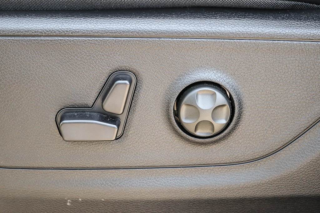 Thumbnail: 2026 RAM 1500 - 26