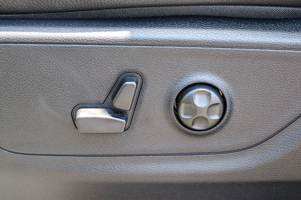Thumbnail: 2026 RAM 1500 - 25