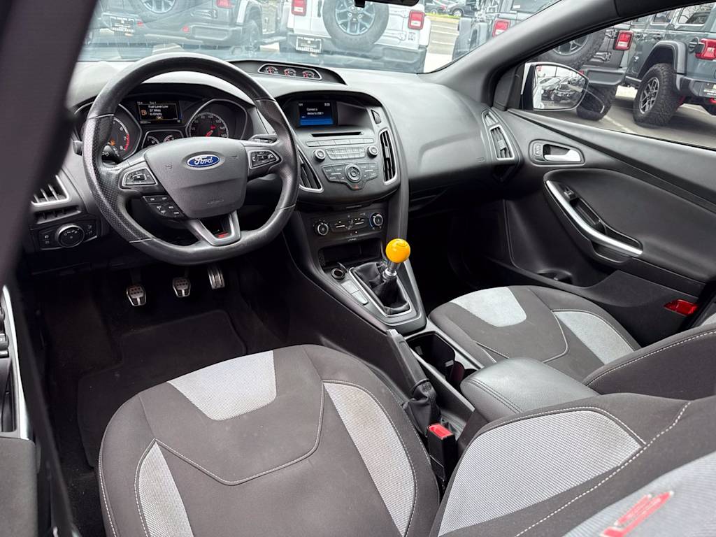 Thumbnail: 2017 Ford Focus - 2