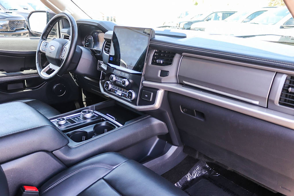Thumbnail: 2022 Ford Expedition - 12