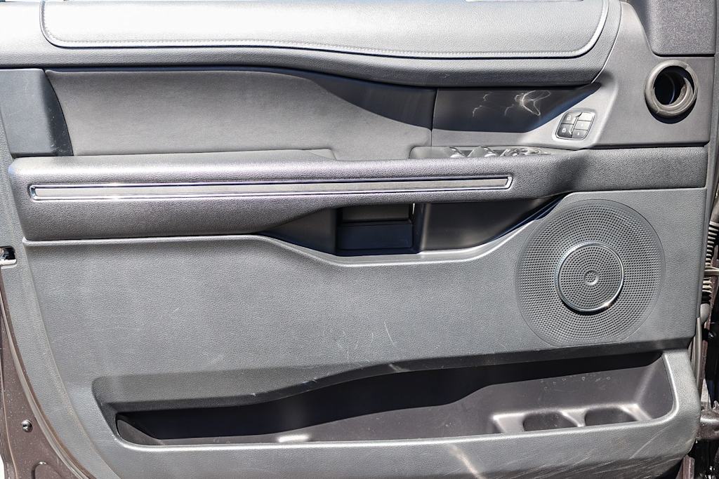 Thumbnail: 2022 Ford Expedition - 23