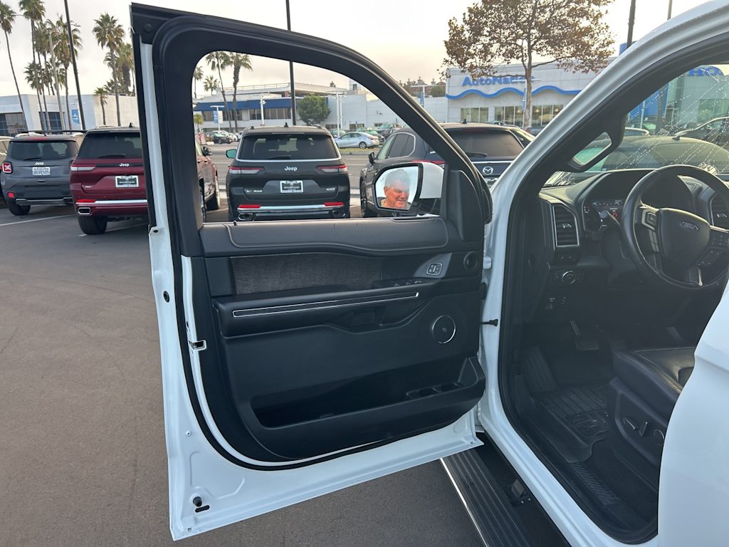 Thumbnail: 2021 Ford Expedition - 25