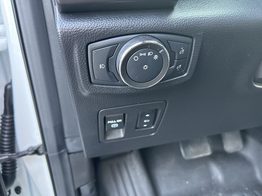 Thumbnail: 2021 Ford Expedition - 32