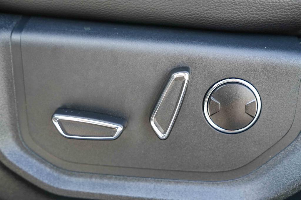 Thumbnail: 2021 Ford Expedition - 24