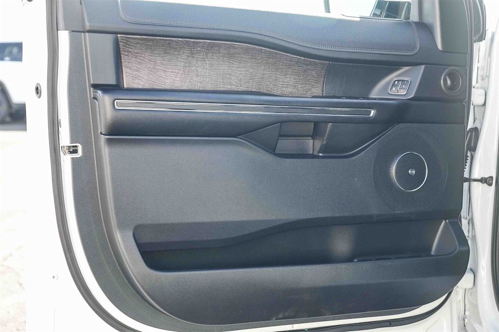 Thumbnail: 2021 Ford Expedition - 23