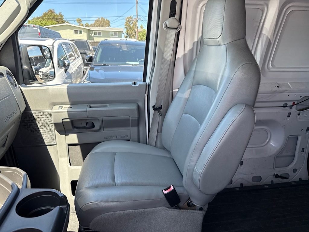Thumbnail: 2014 Ford Econoline - 6