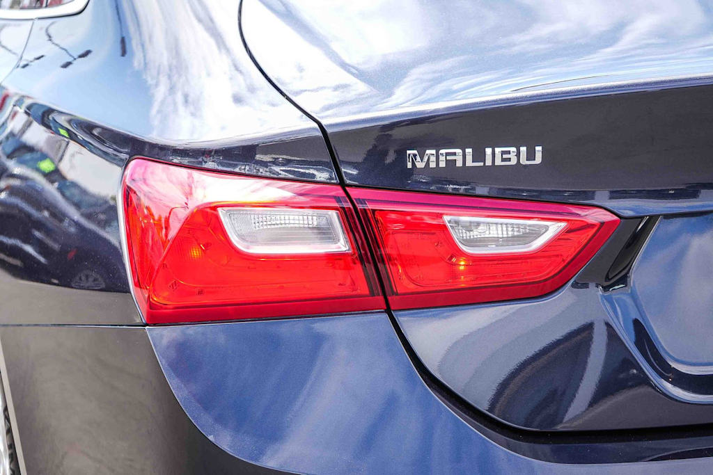 Thumbnail: 2023 Chevrolet Malibu - 21