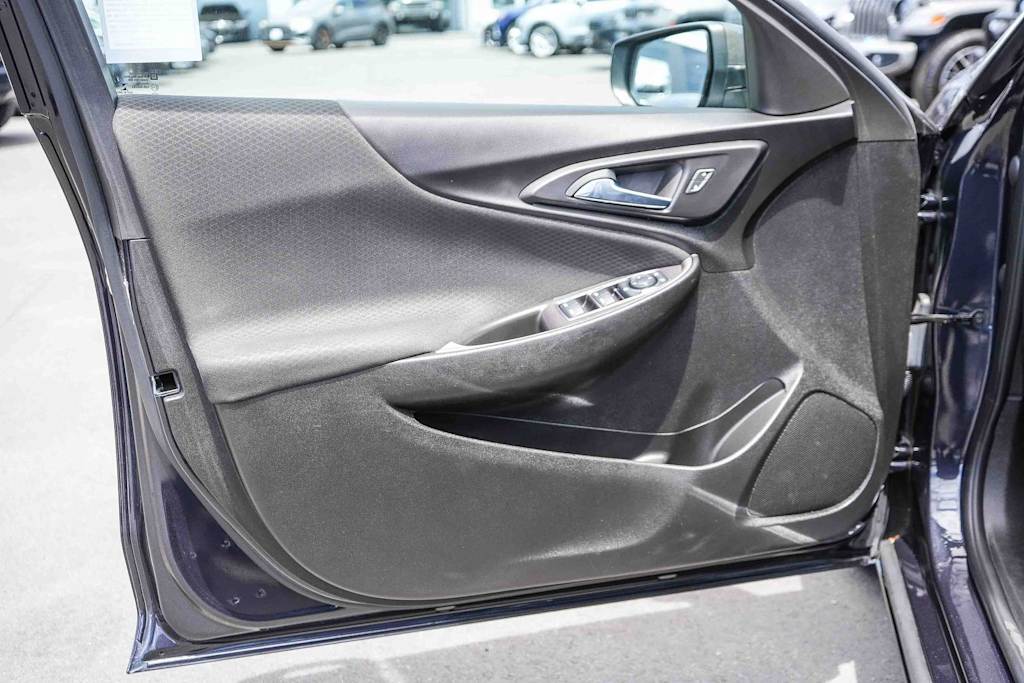 Thumbnail: 2023 Chevrolet Malibu - 25