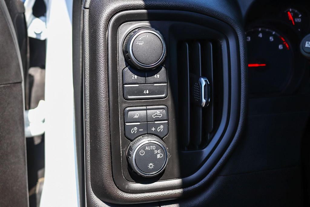 Thumbnail: 2024 Chevrolet Silverado 2500 - 28