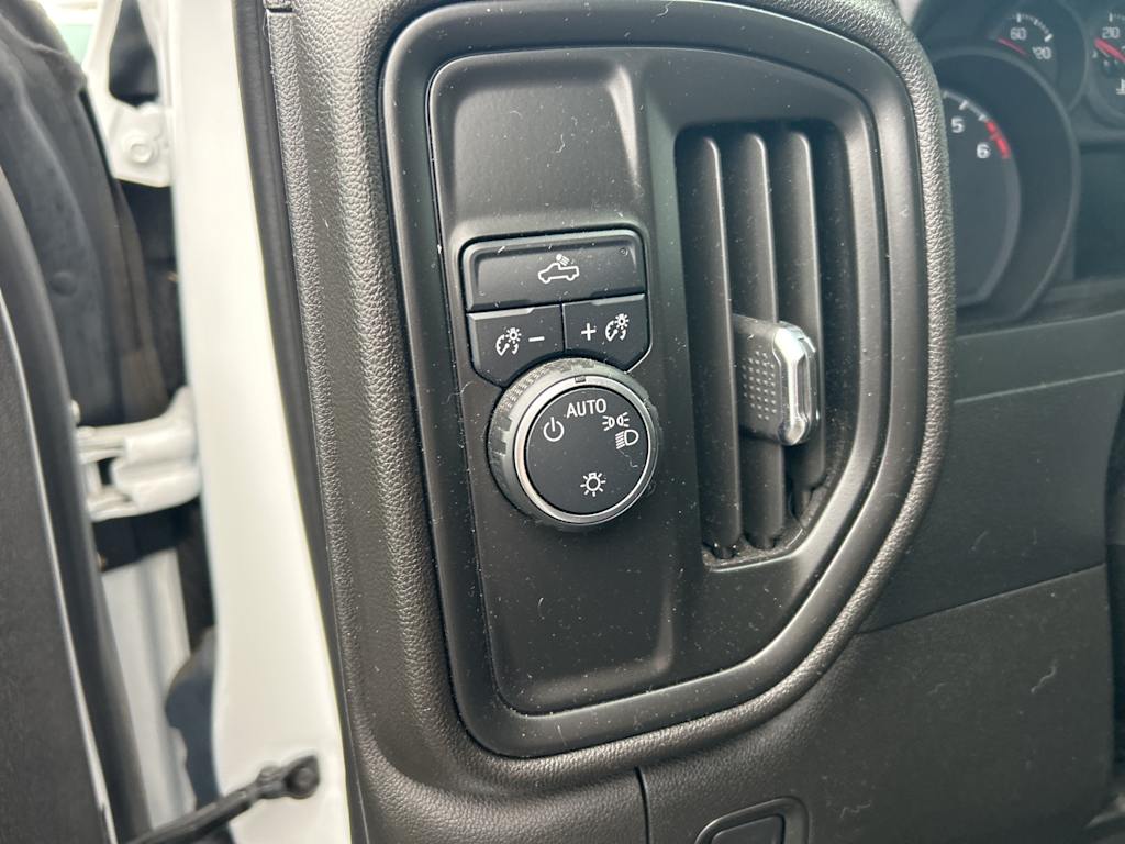 Thumbnail: 2023 Chevrolet Silverado 1500 - 24