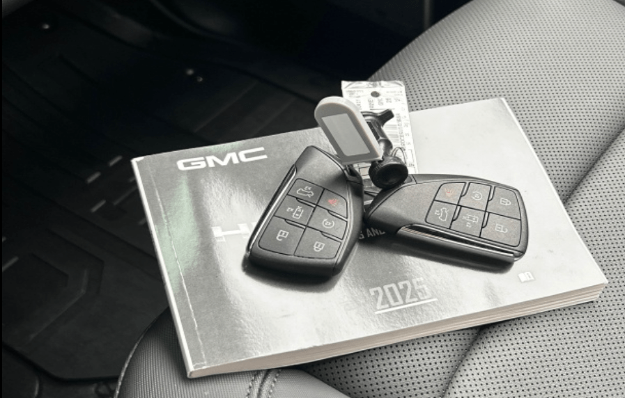 Thumbnail: 2025 GMC Hummer EV - 6
