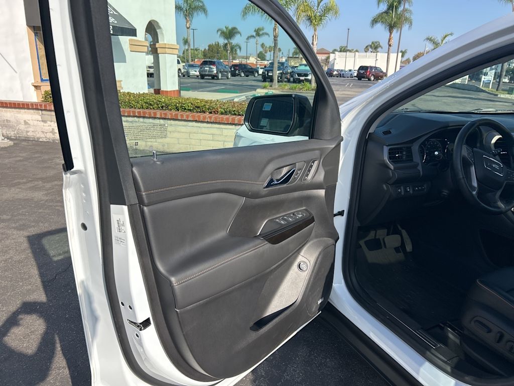 Thumbnail: 2023 GMC Acadia - 31