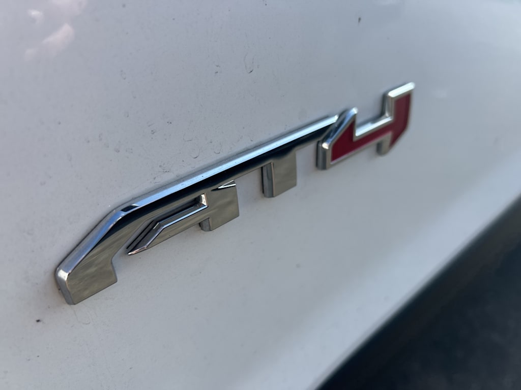 Thumbnail: 2023 GMC Acadia - 23