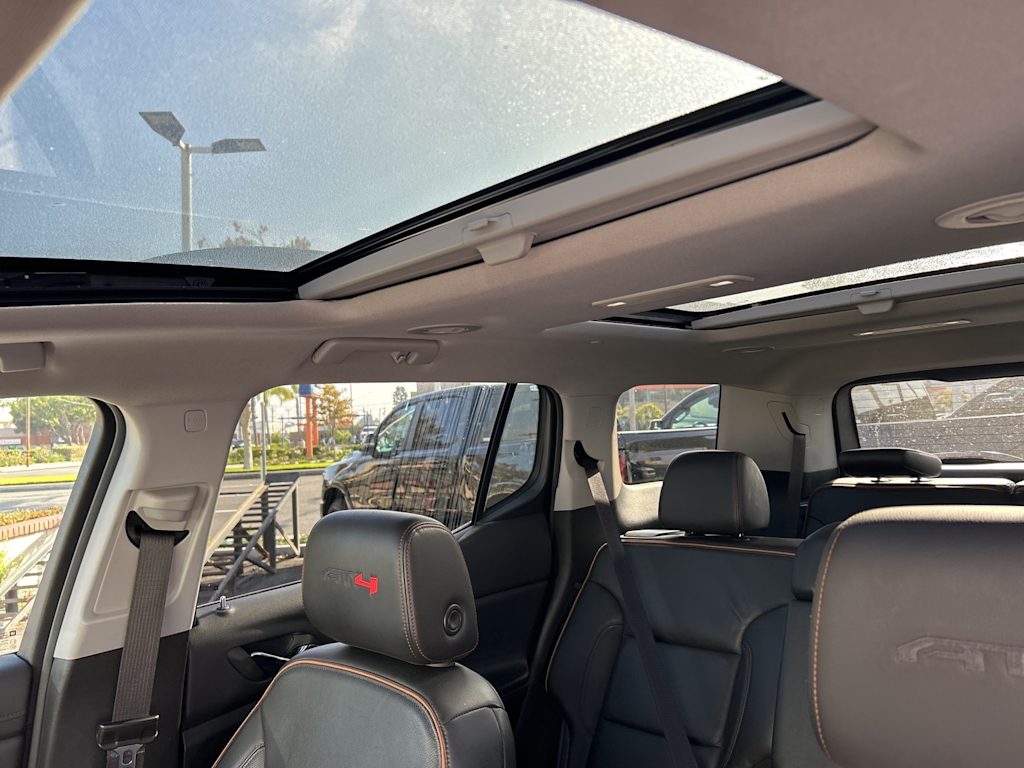 Thumbnail: 2023 GMC Acadia - 33