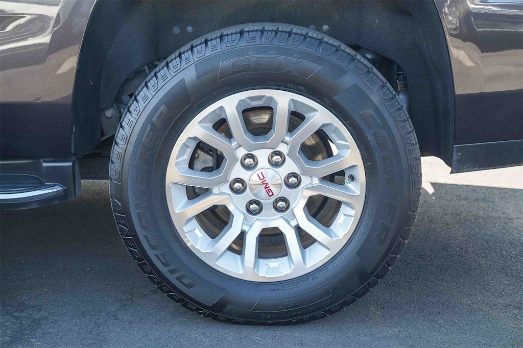 Thumbnail: 2018 GMC Yukon - 17