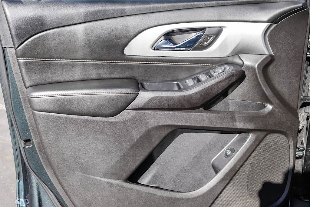 Thumbnail: 2021 Chevrolet Traverse - 22