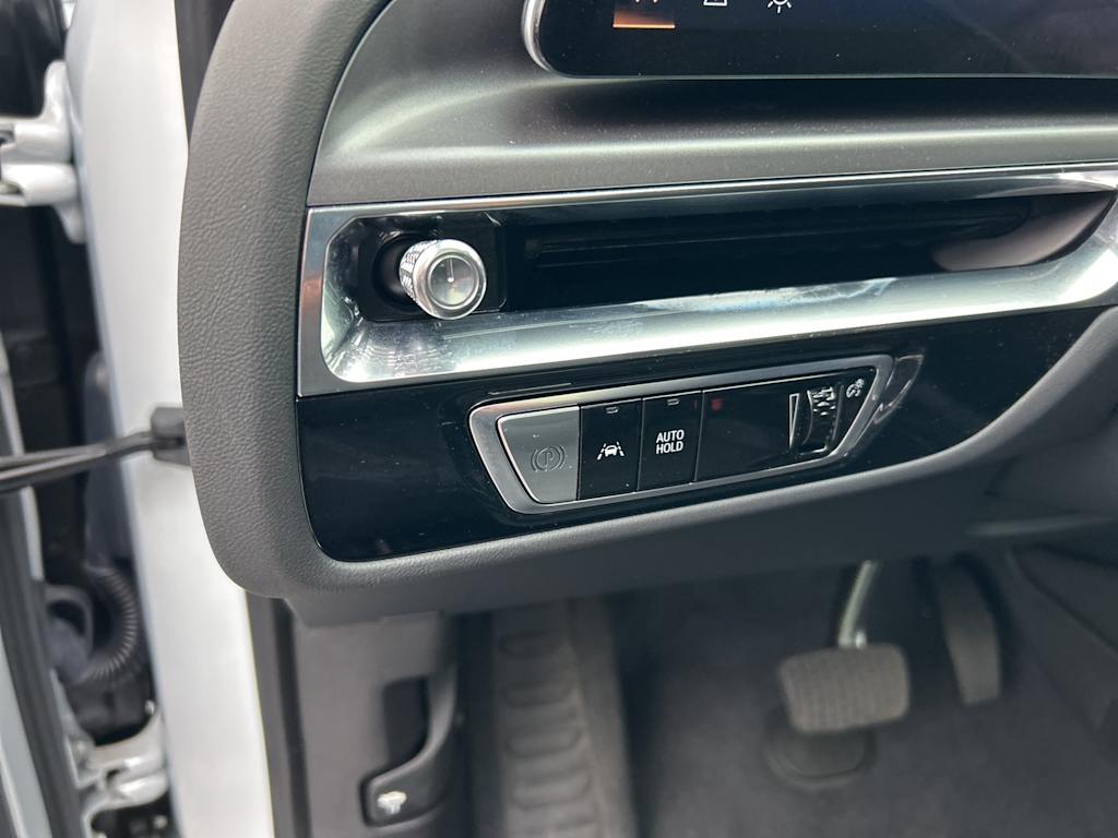 Thumbnail: 2024 Cadillac Lyriq - 33