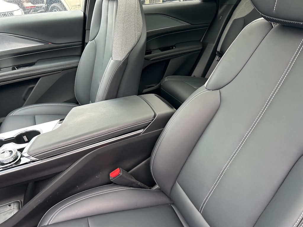 Thumbnail: 2024 Cadillac Lyriq - 9