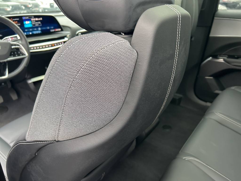 Thumbnail: 2024 Cadillac Lyriq - 10