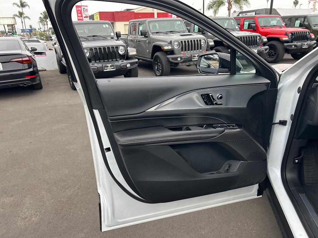 Thumbnail: 2024 Cadillac Lyriq - 29