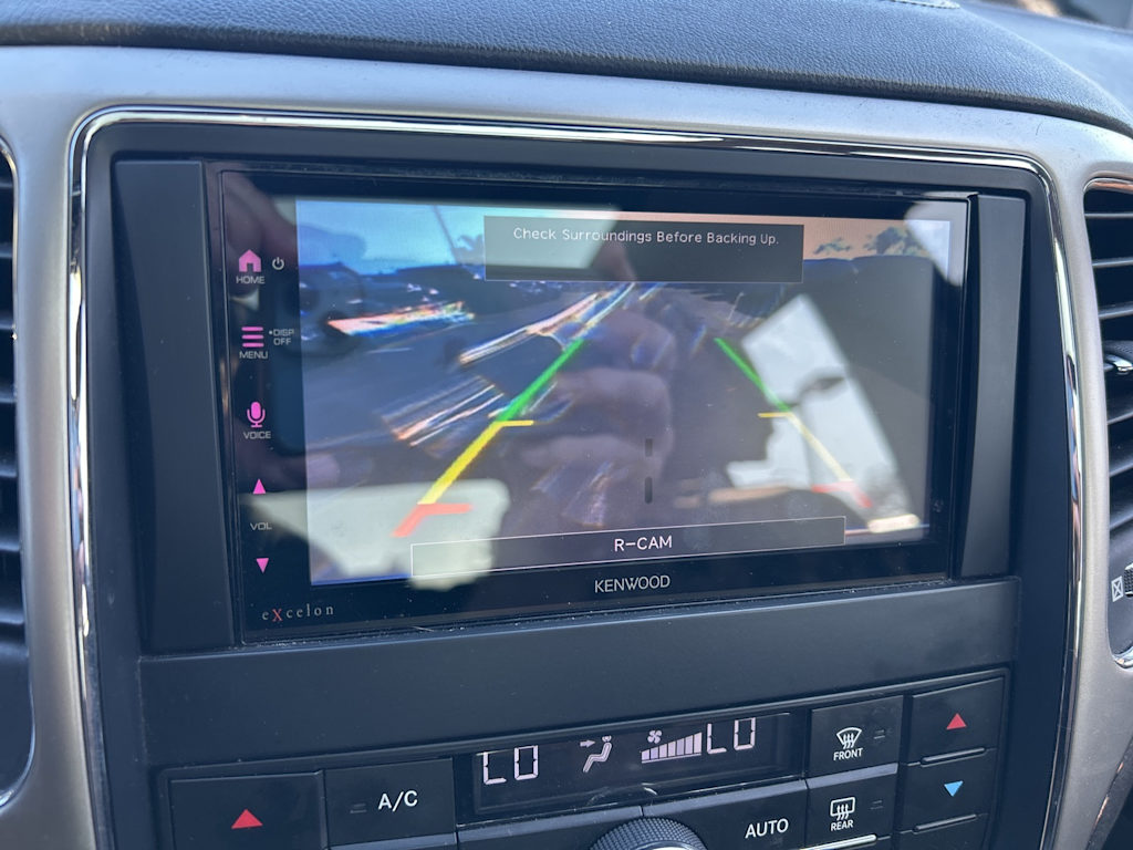 Thumbnail: 2011 Jeep Grand Cherokee - 28