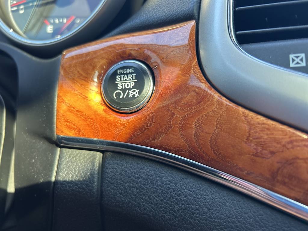 Thumbnail: 2011 Jeep Grand Cherokee - 27