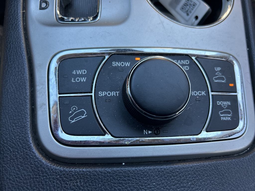 Thumbnail: 2011 Jeep Grand Cherokee - 30