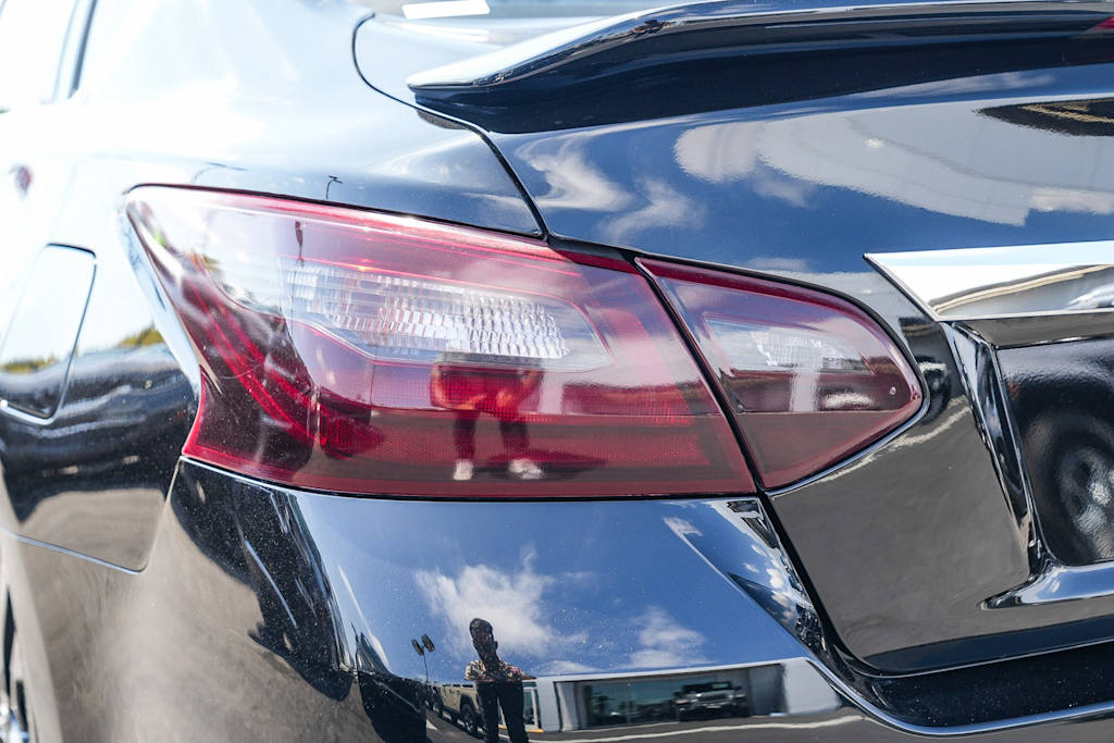 Thumbnail: 2017 Nissan Altima - 19