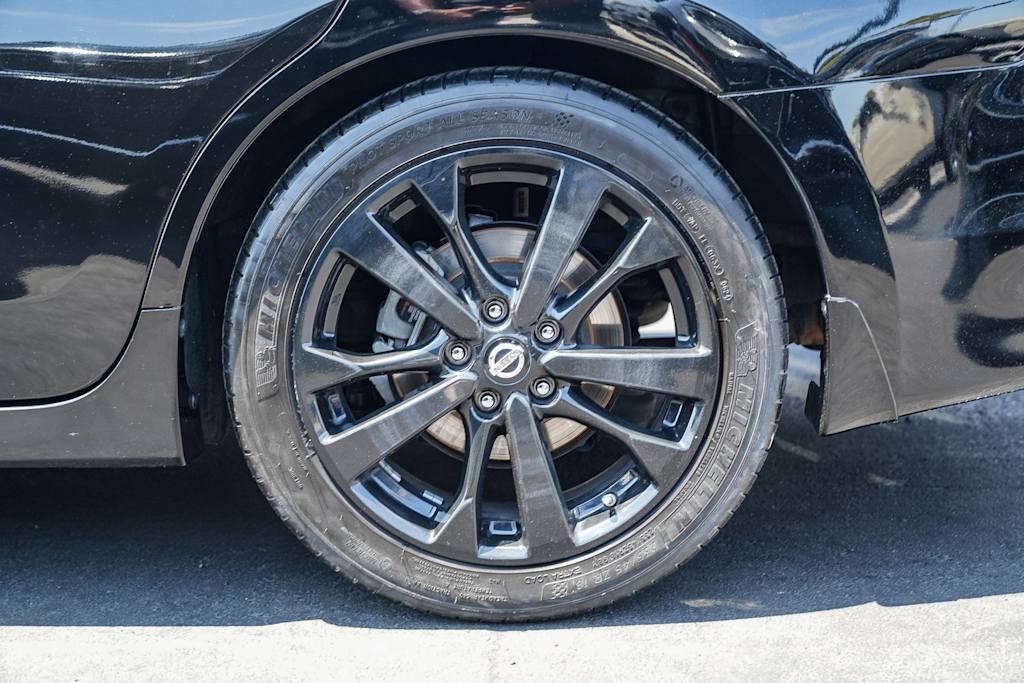 Thumbnail: 2017 Nissan Altima - 21