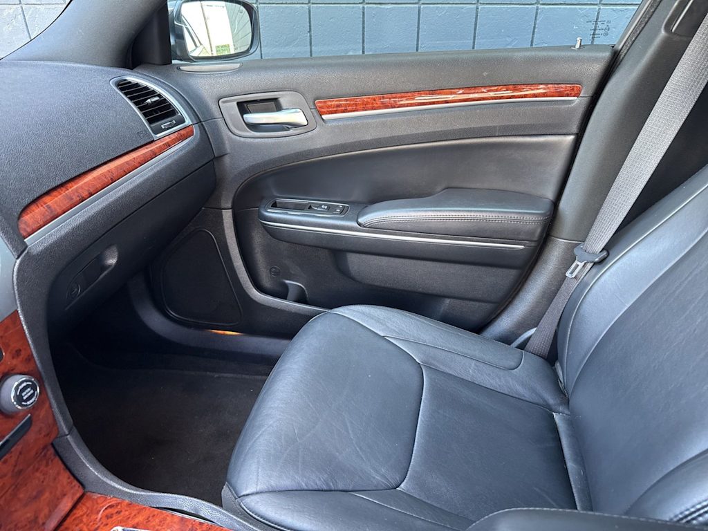 Thumbnail: 2014 Chrysler 300 - 8