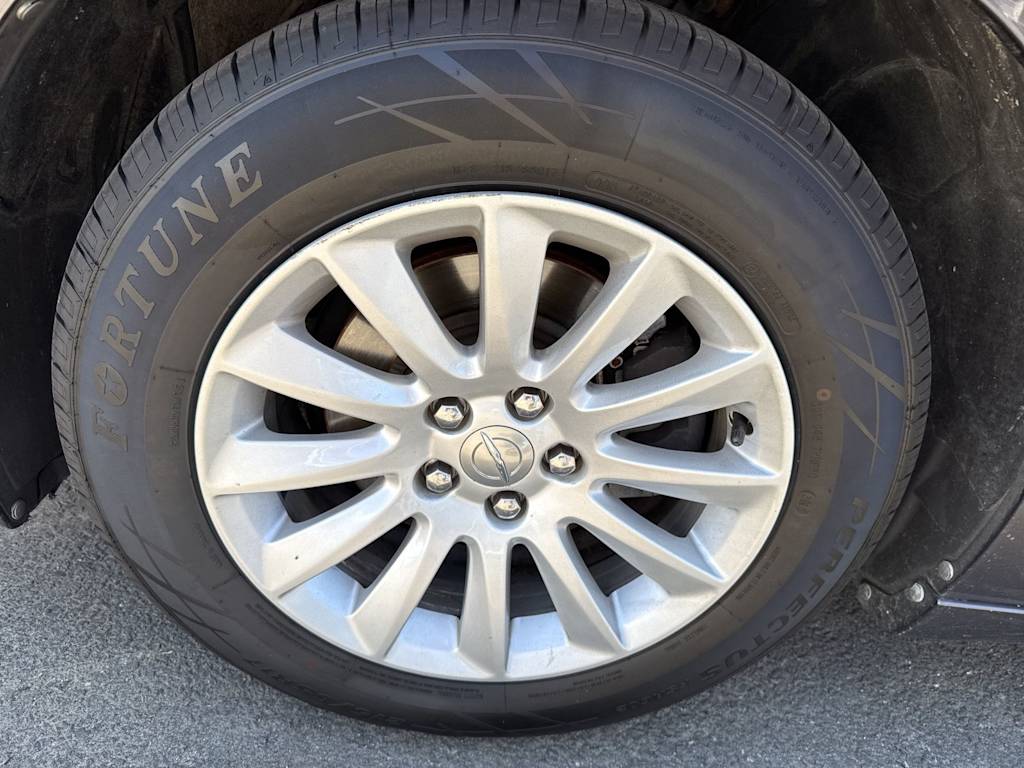 Thumbnail: 2014 Chrysler 300 - 6