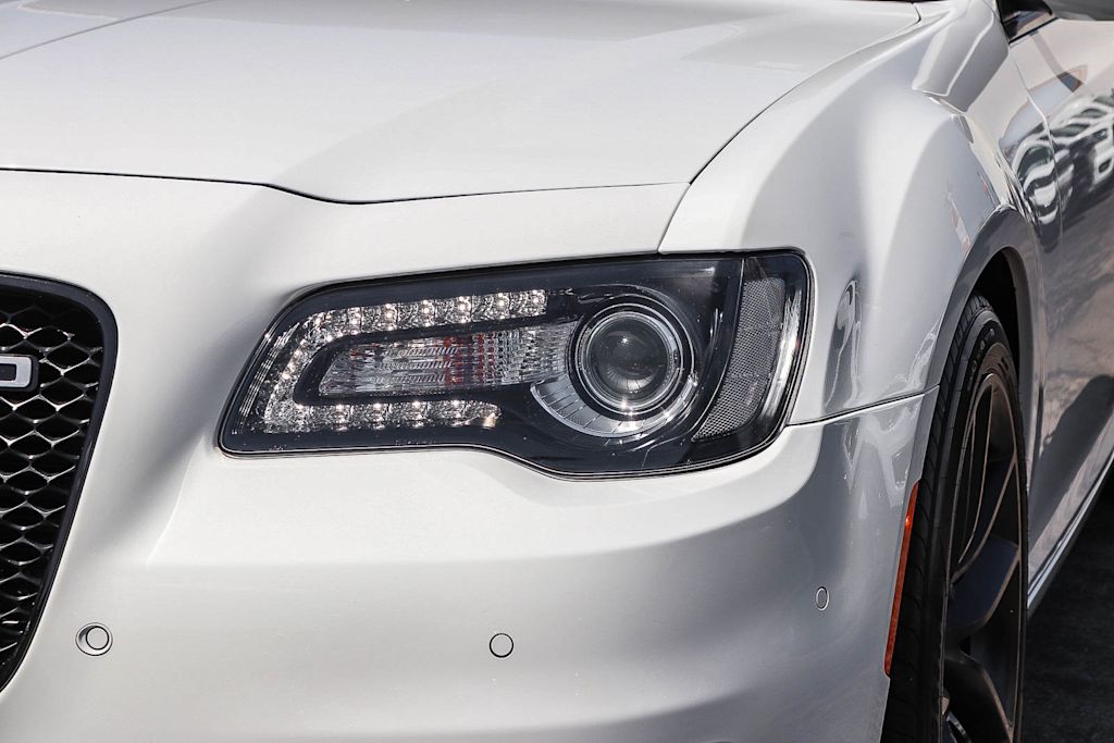 Thumbnail: 2023 Chrysler 300 - 14