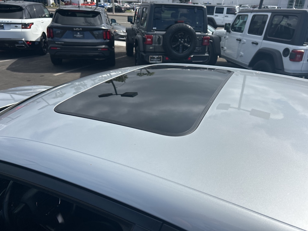Thumbnail: 2020 Dodge Charger - 23