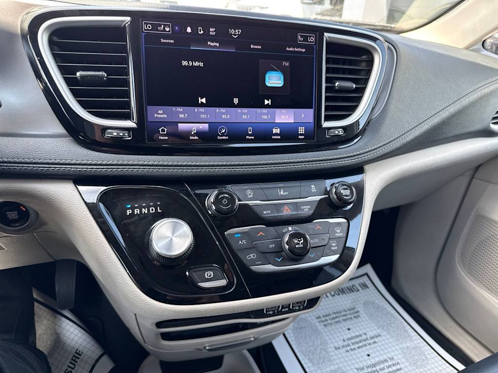 Thumbnail: 2022 Chrysler Pacifica - 21