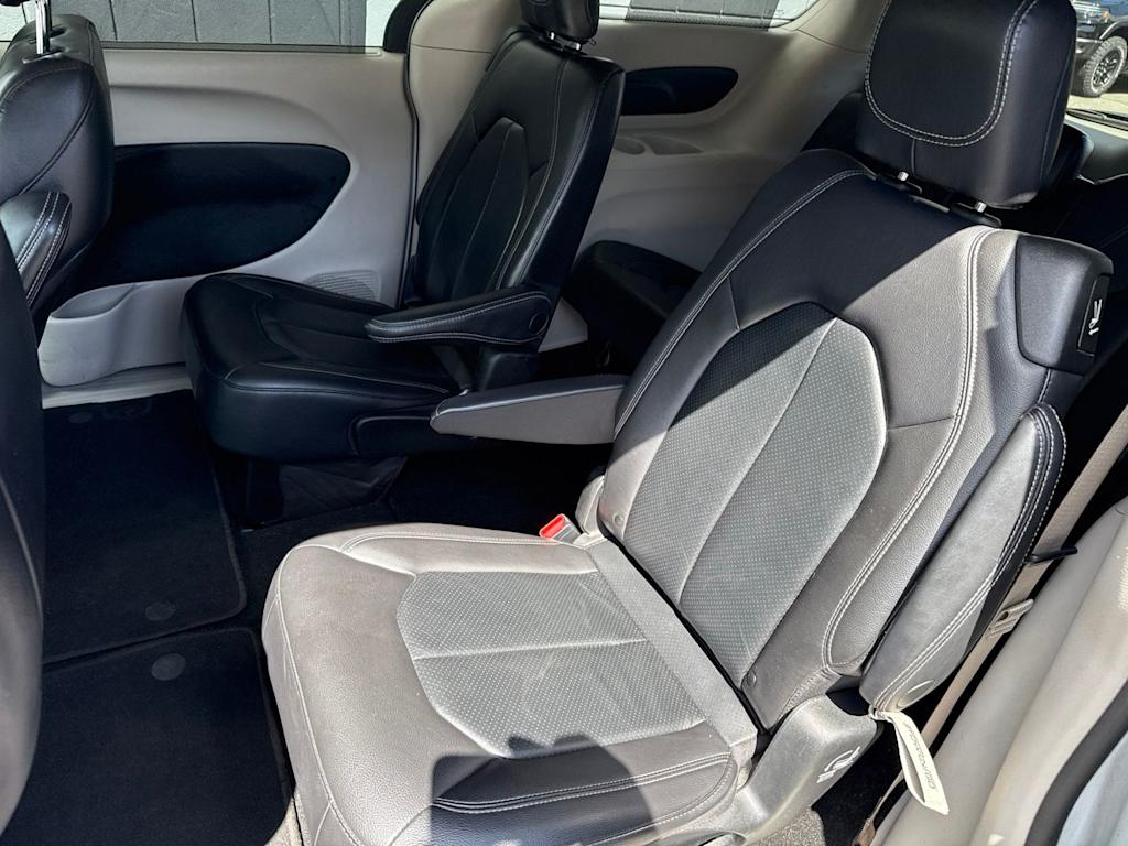 Thumbnail: 2022 Chrysler Pacifica - 25