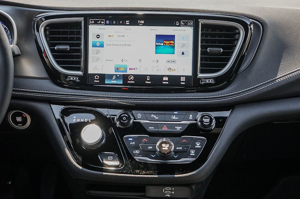 Thumbnail: 2026 Chrysler Pacifica - 13