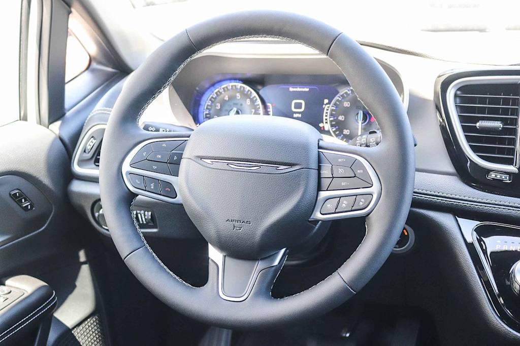 Thumbnail: 2027 Chrysler Pacifica - 8