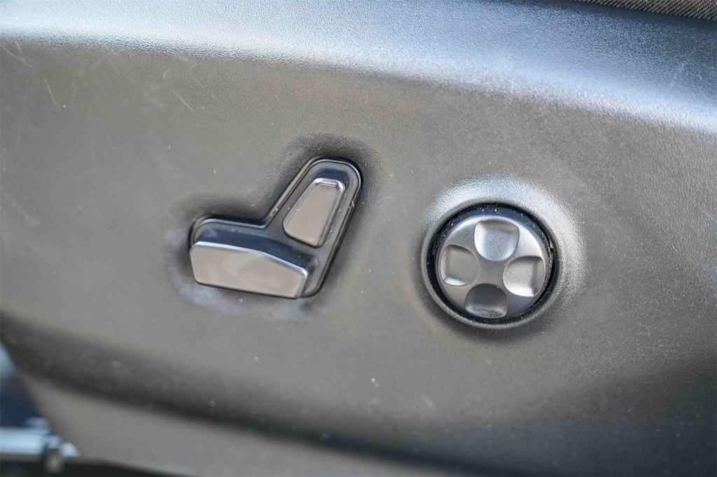 Thumbnail: 2024 Chrysler Pacifica - 25