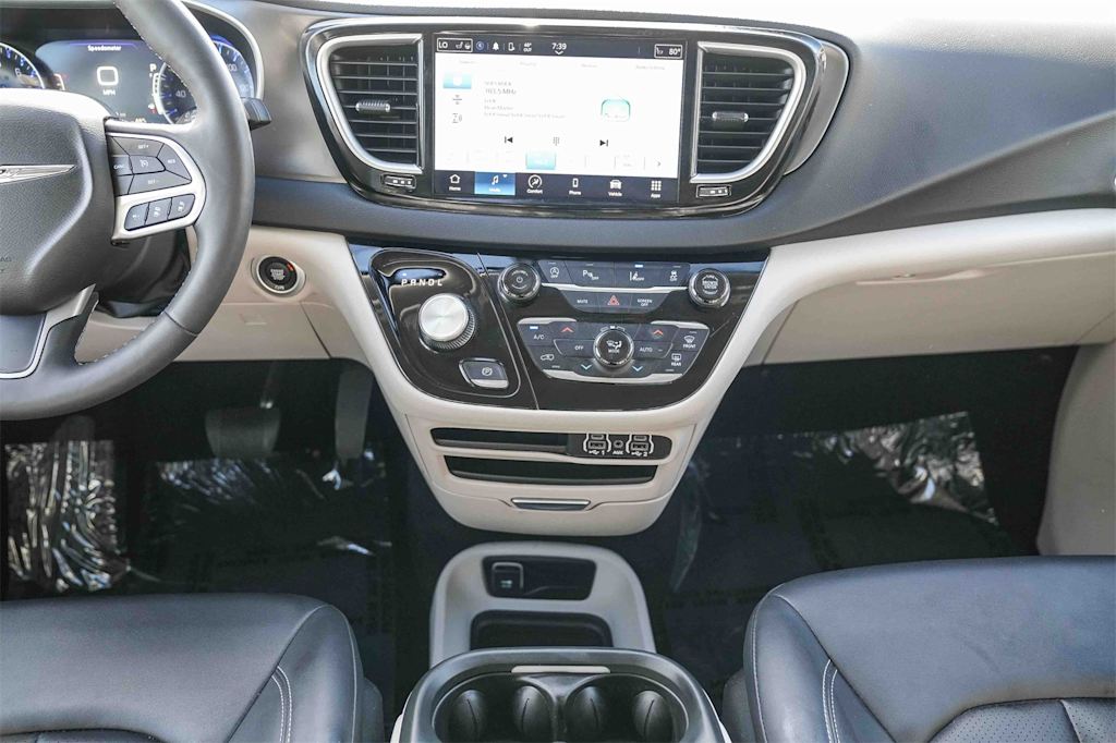 Thumbnail: 2024 Chrysler Pacifica - 8