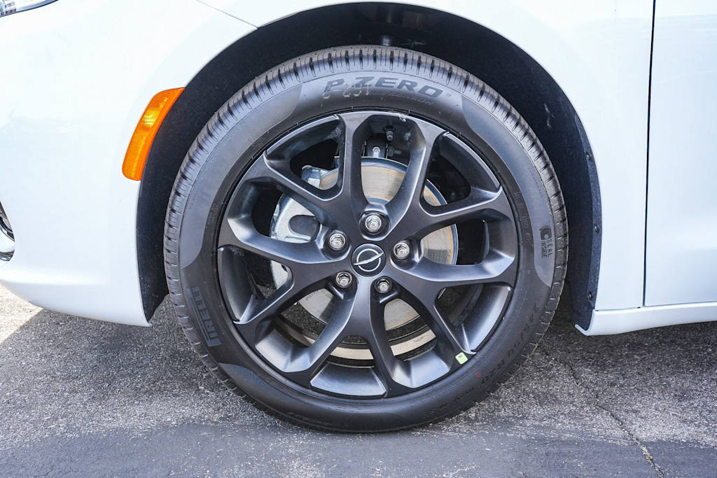 Thumbnail: 2026 Chrysler Pacifica - 20