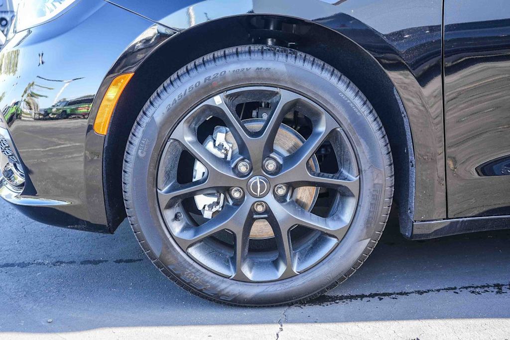 Thumbnail: 2026 Chrysler Pacifica - 20