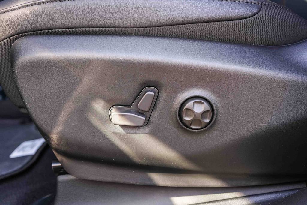 Thumbnail: 2026 Chrysler Pacifica - 24