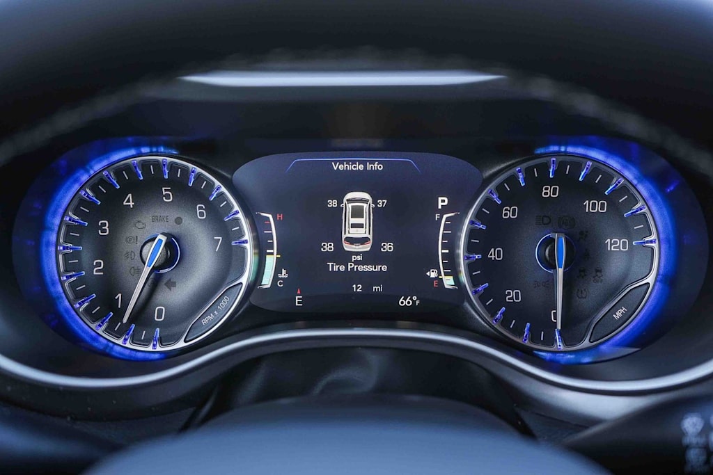 Thumbnail: 2026 Chrysler Pacifica - 14