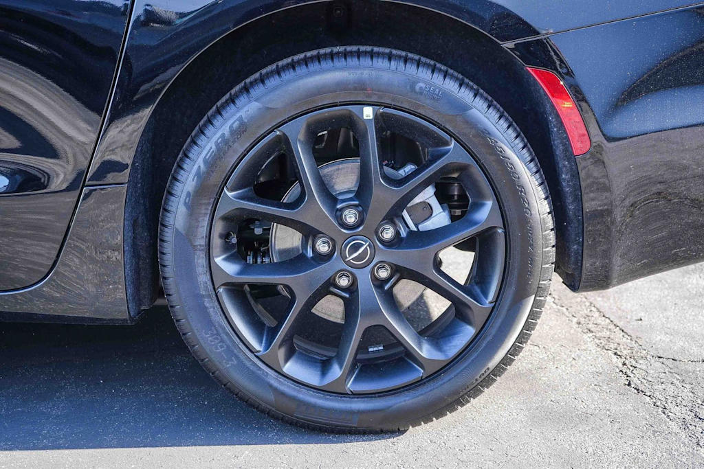 Thumbnail: 2026 Chrysler Pacifica - 7